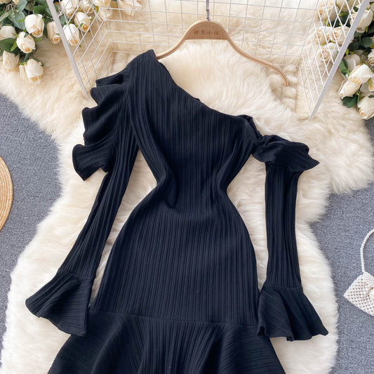 Black One-Shoulder Long-Sleeved Dress Fashion Dress 10871