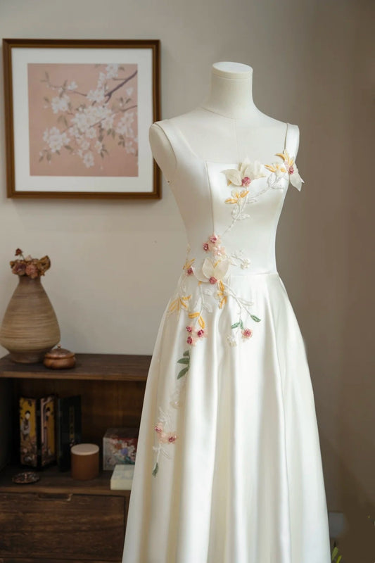 girlhomeshops- Vintage Beige 3D Floral Embroidered Square Neck Midi Chinese Style Evening Gown gh6037