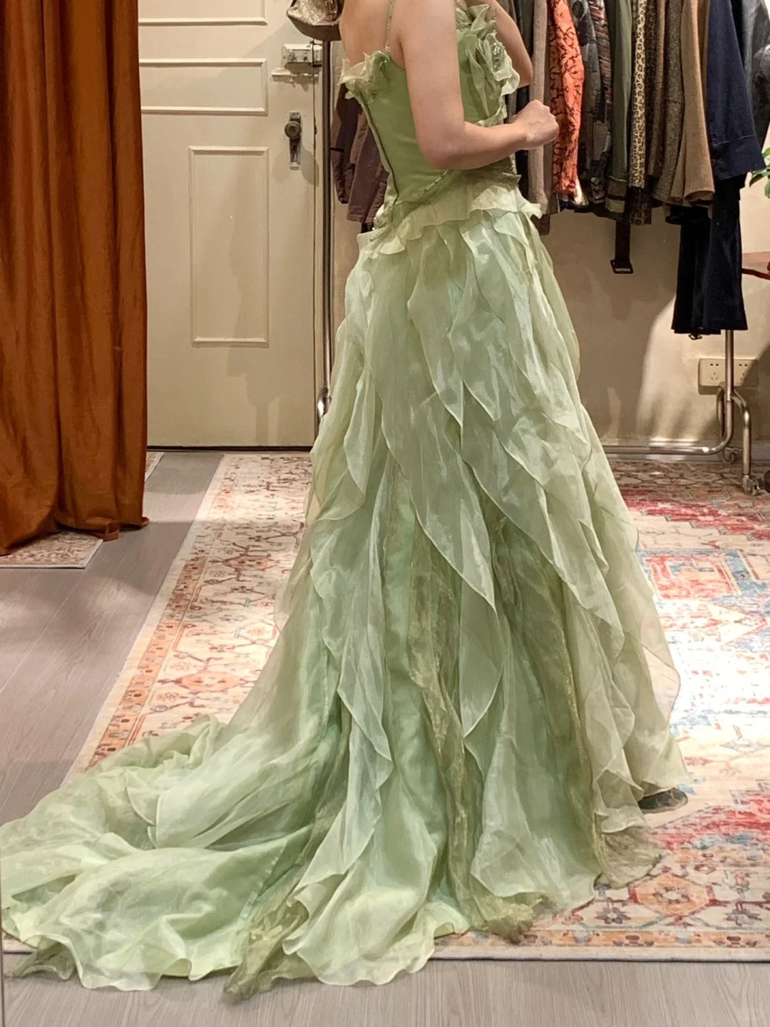 Fresh Mint Green Spaghetti Strap 3D Rose Applique Layered Ruffle Train Organza Prom Dress Evening Dress P4885