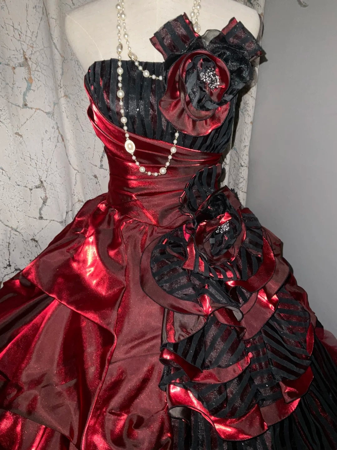 girlhomeshops-Burgundy-Black Paneled Shiny Satin Strapless Sleeveless Floor-Length Gothic Ball Gown gh6317