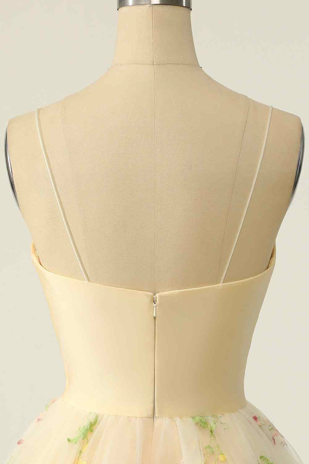 Light Yellow A-line Spaghetti Straps Appliques Tulle Mini Homecoming Dress