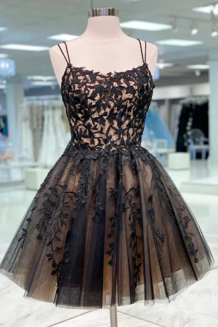 Bateau Sleeveless Empire Lace Appliques Homecoming Dress