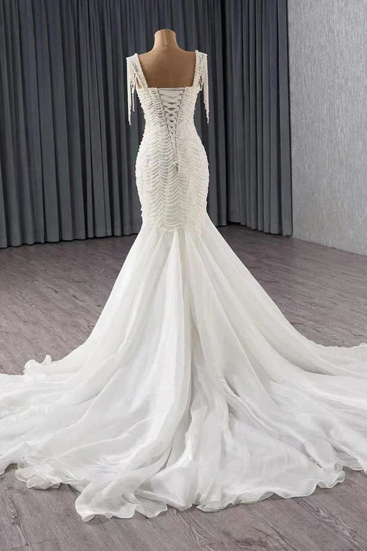Chic Mermaid Bateau Pearl Wedding Dress With Train