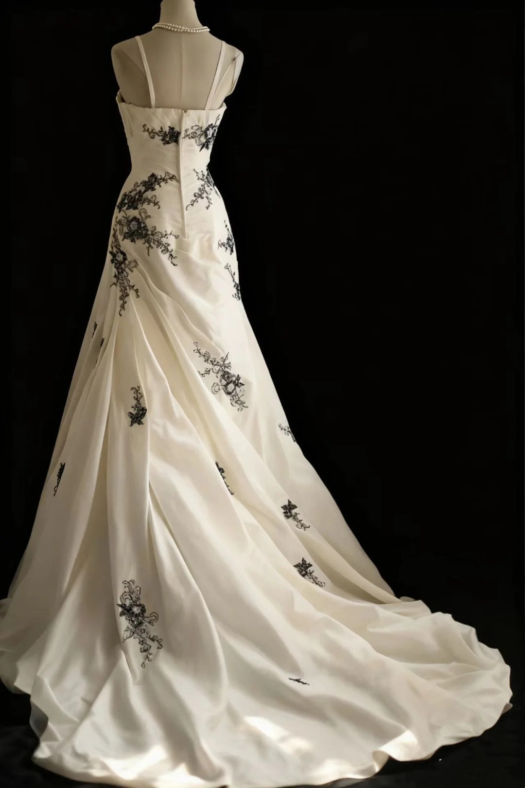 girlhomeshops-wedding dress Sleeveless White Embroidered tulle Train A - line dress, Retro Elegant Evening Dress gh5829