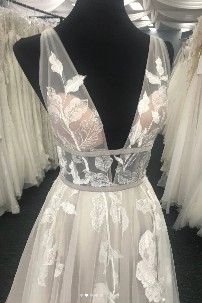 Low V-Neck Tulle A-Line Appliques Beach Wedding Dress