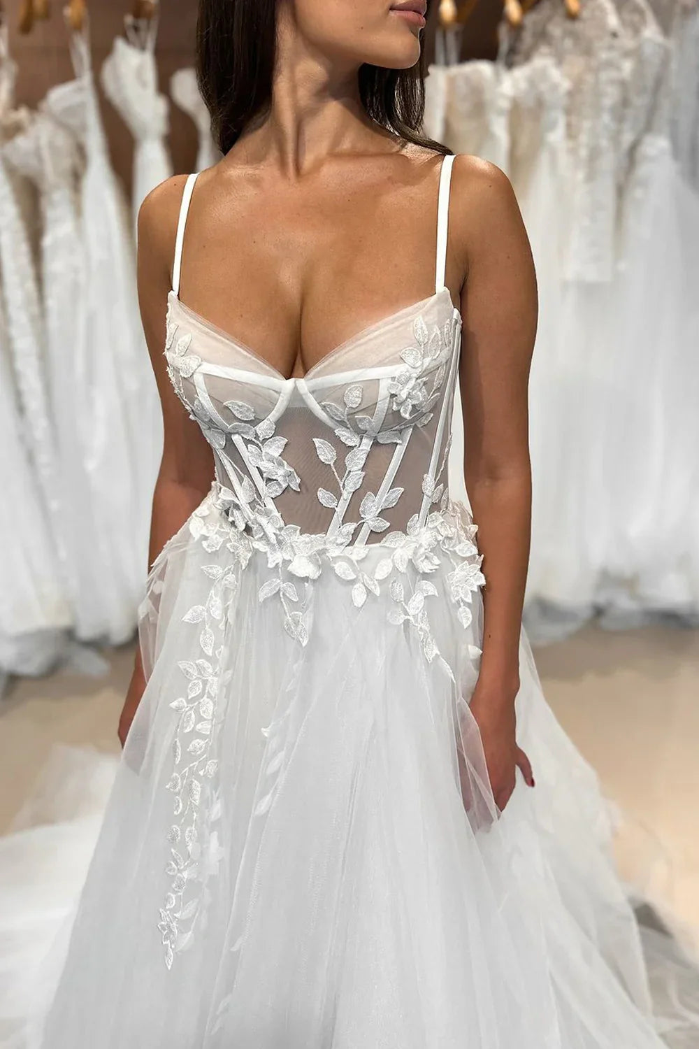 Sweetheart Sleeveless Tulle A-Line Lace Appliques Wedding Dress