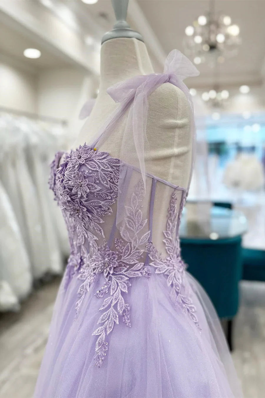 Sweetheart Straps Tulle A-Line Appliques Homecoming Dress