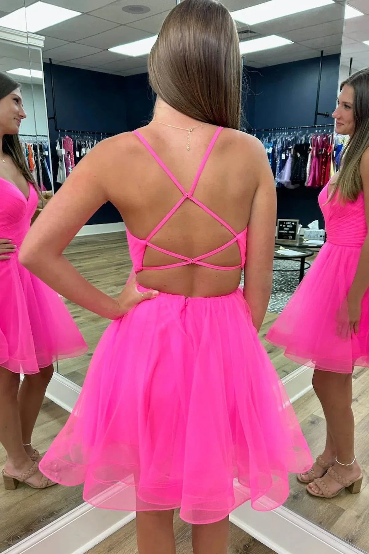 Tulle A-Line V-Neck Spaghetti Straps Short Homecoming Party Dress