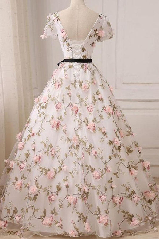 Tulle A-line V-neck Floral Short Sleeves Prom Dresses With Appliques