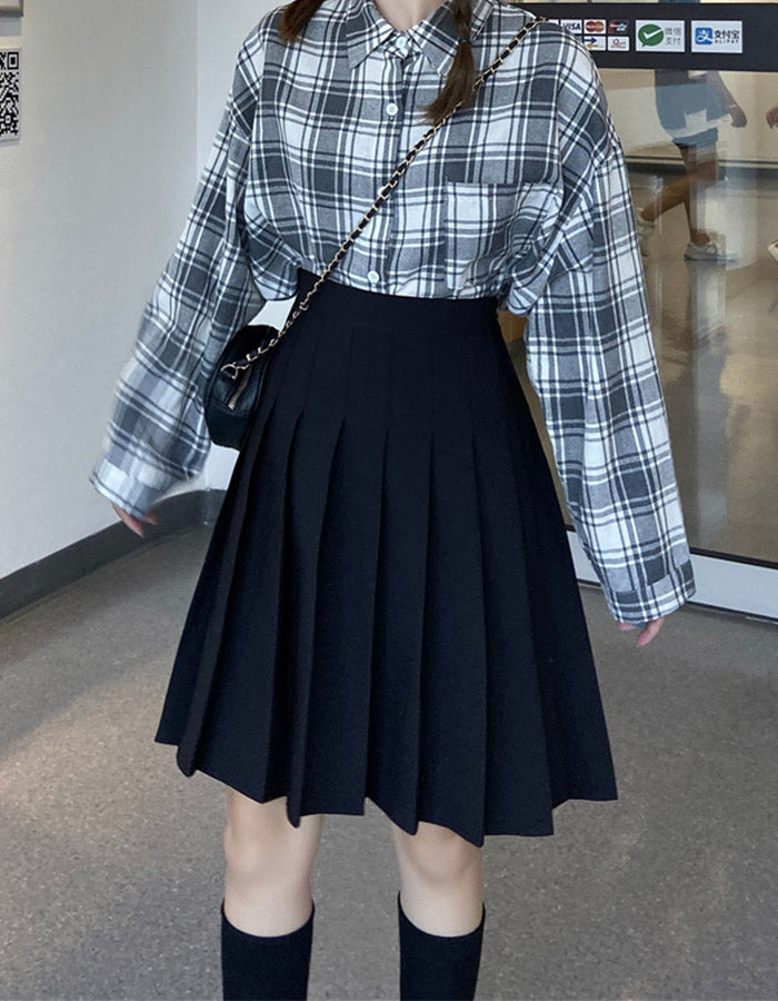 Cute black pleated skirt 3498