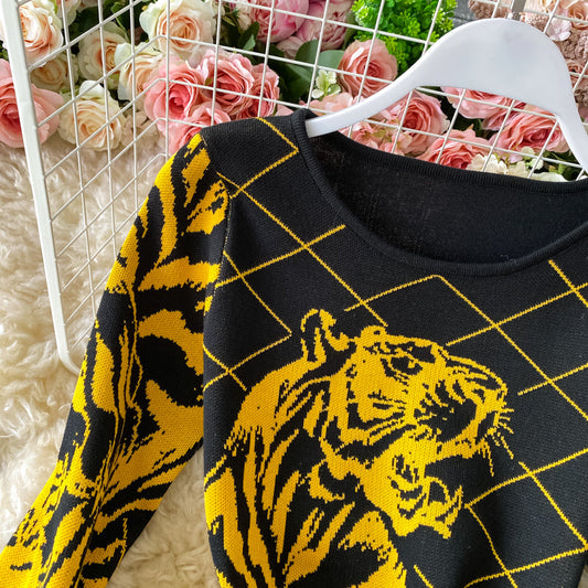 Round neck slim fit tiger pattern buttock knit dress 2929