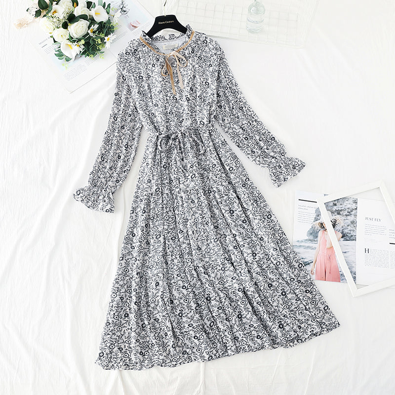 Small fragrance retro French floral dress with backing 3879