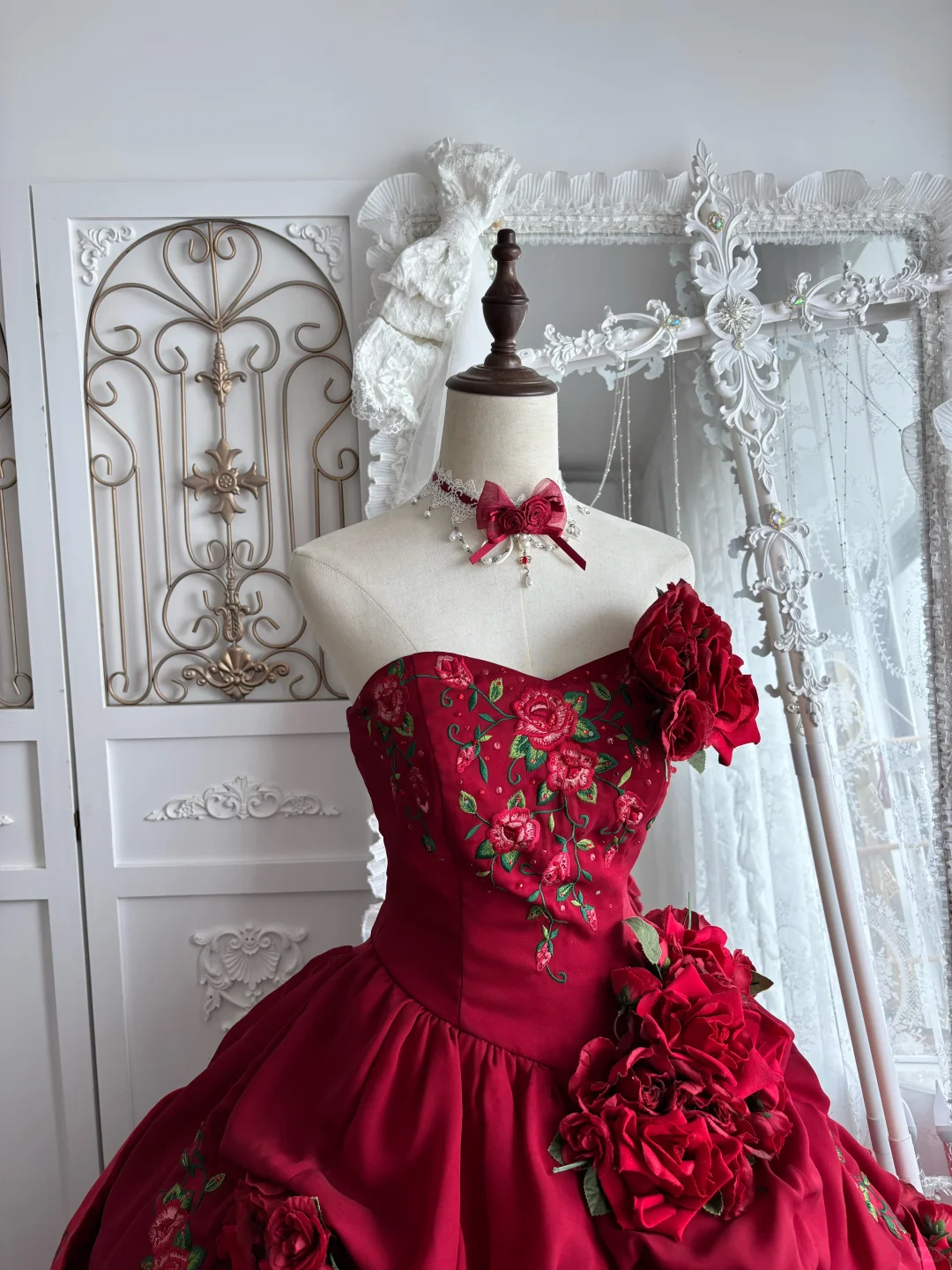 Red Strapless Gown with Fitted Waist and Puffy Skirt, Suitable for Prom, Evening Party and Wedding gh7358