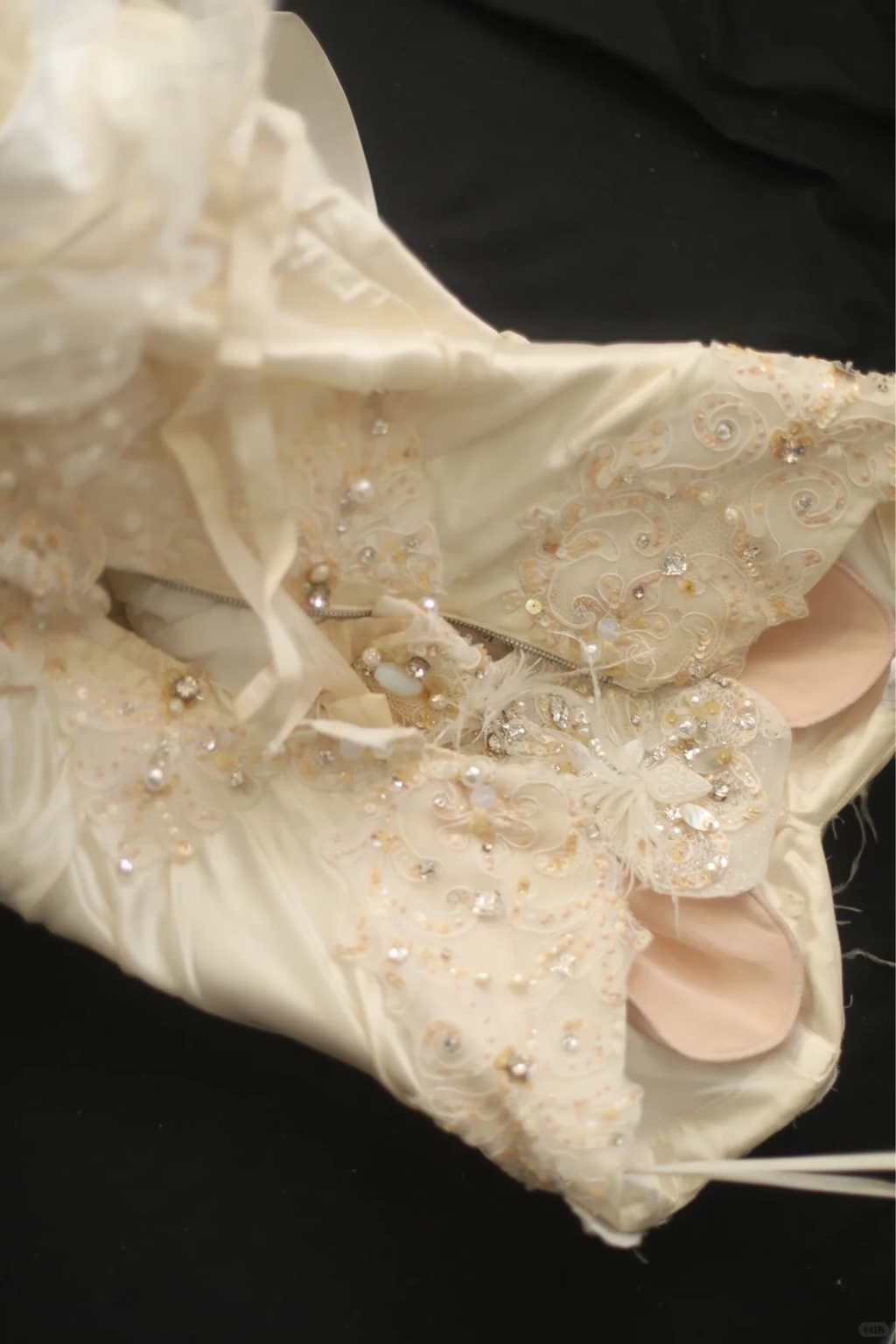 Glamorous Ivory Mermaid Halter-Neck Bridal Gown Feather Sparkle Train Wedding Dress TP5645