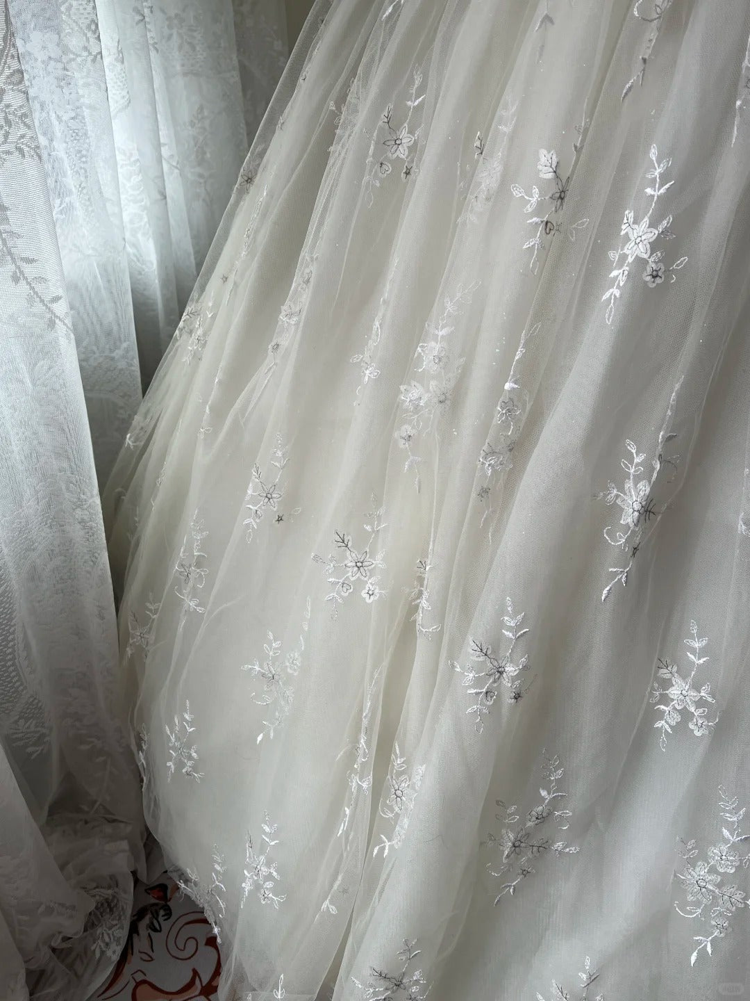 Vintage White Halter-neck Pearl Lace Tulle Ball Gown Evening Dress P4214