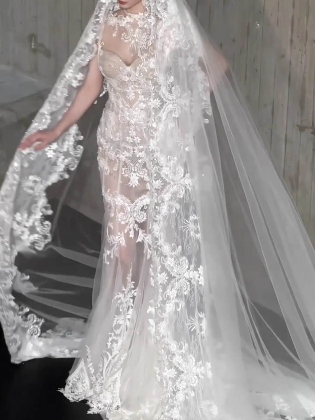 Elegant White Lace Beaded Applique Mermaid Cap Sleeve Long Wedding Dress TP5020