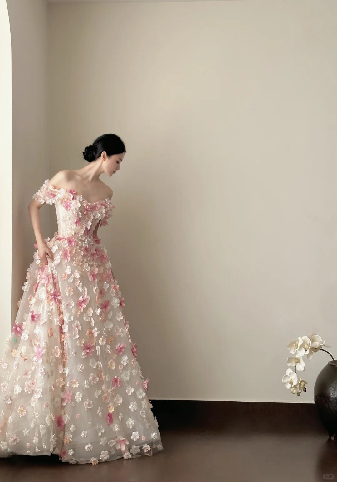 Sweet Pink And White Gradient Strapless 3D Floral Tulle Ball Gown Wedding Dress P4023