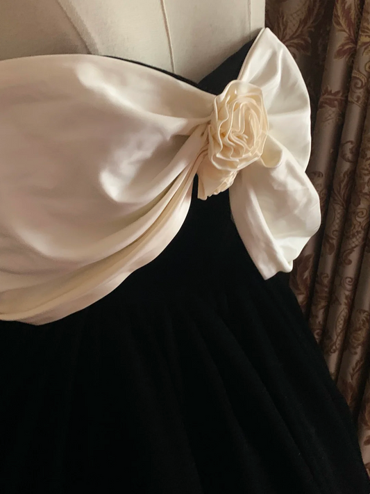 Black Off-the-Shoulder Waist-Cinched A-Line Voluminous Skirt Prom Dress, Evening Gown, Graduation Gown gh7256