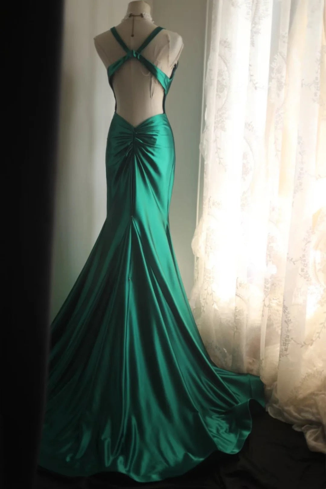 girlhomeshops-Sleeveless Deep V - Neck Backless Dark Green Satin Mermaid Dress, Retro Elegant Slim - fitting Floor - length Evening Gown  gh5827