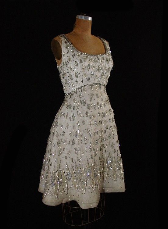 girlhomeshops--Gorgeous Exquisite Beaded Short Tulle Satin Unique Homecoming Dresses gh5548