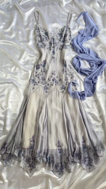 Light Purple Elegant V-neck Exquisite Beaded Appliques Long Chiffon Mermaid Ball Gown Evening Dress Birthday Costume Party Dress gh3173