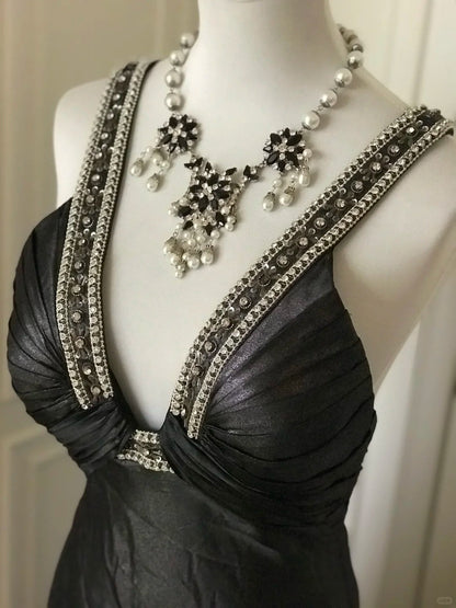 ✨🖤Black beaded mysterious and noble black swan vintag Downton Abbey deep V long satin ball gown evening dress gh4390