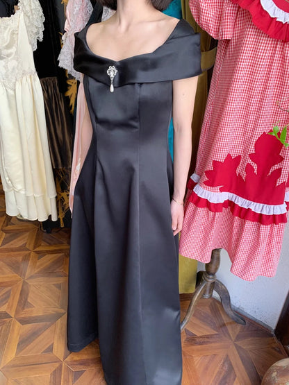 Vintage Black Off-the-Shoulder A-Line Satin Long Prom Dress Evening Dress P4821