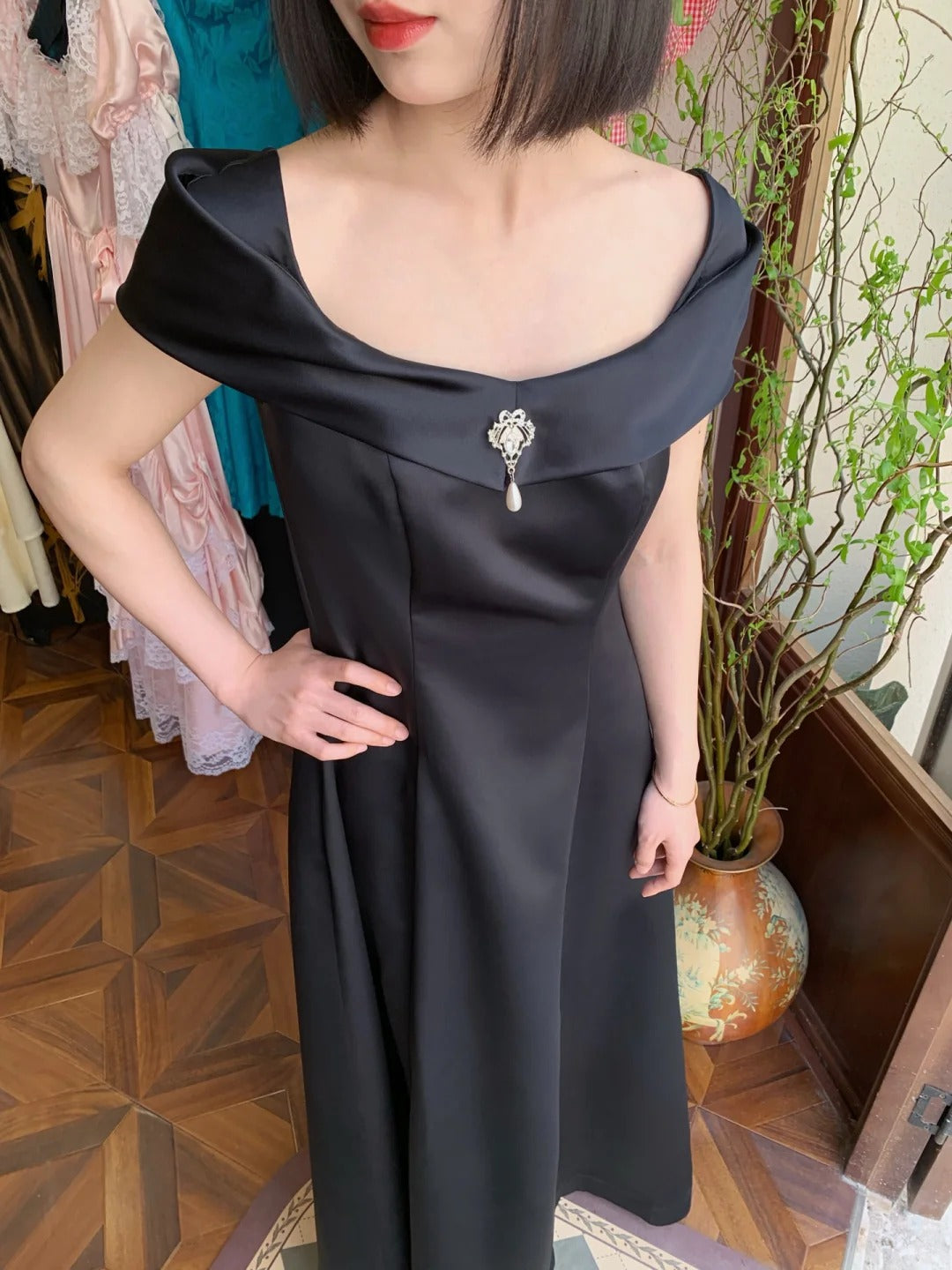 Vintage Black Off-the-Shoulder A-Line Satin Long Prom Dress Evening Dress P4821