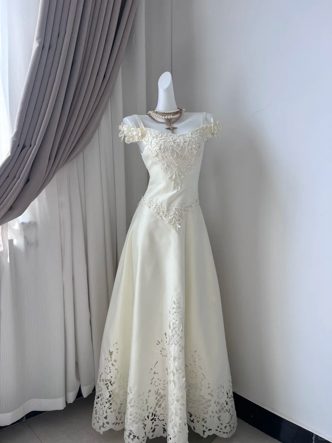 Vintage Ivory Pearl Lace Satin Long Prom Dress P4836