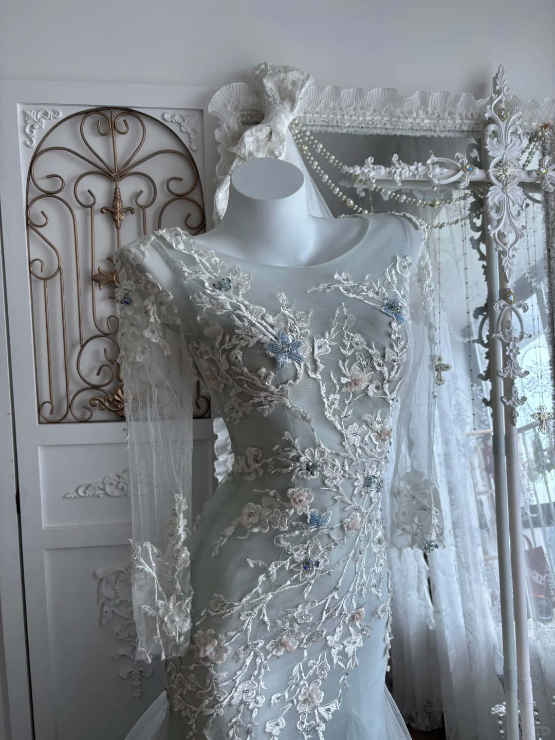 Light Blue Long Sleeve Floral Embroidered Waist-Cinched Mermaid Skirt Prom Gown, Evening Gown & Bridal Wedding Gown gh7351