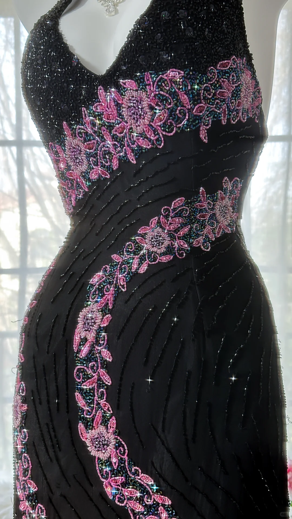 Retro Black V-neck Applique Design Romantic Chiffon Evening Dress Prom Dress TP4011