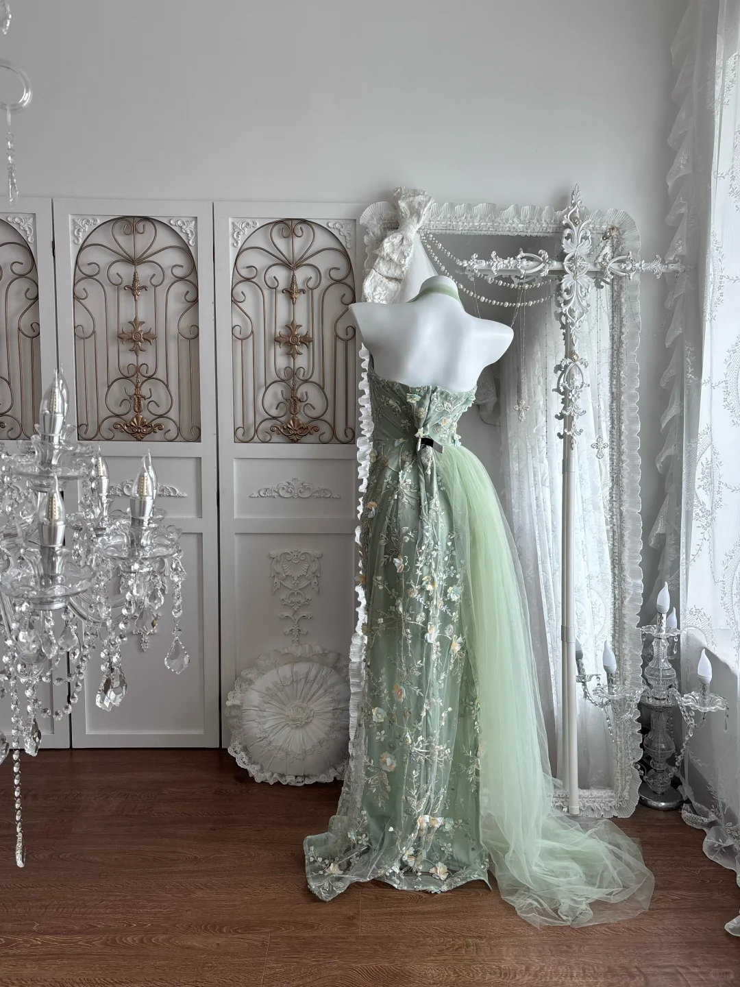 Light Green Halter Neck Floral Embroidered Waist-Cinched Mermaid Prom Gown & Evening Gown gh7352
