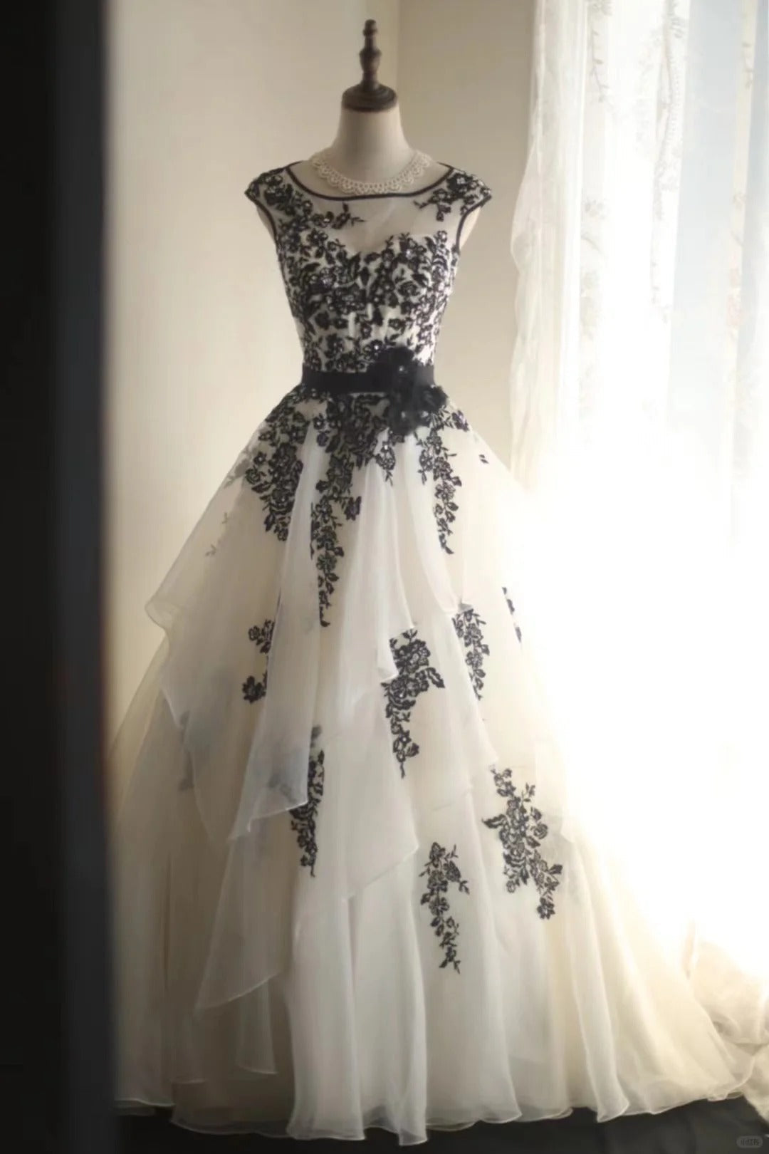 Black Swan Lace Floral Long Tulle Princess Ball Gown Evening Gown Wedding Dress gh4324
