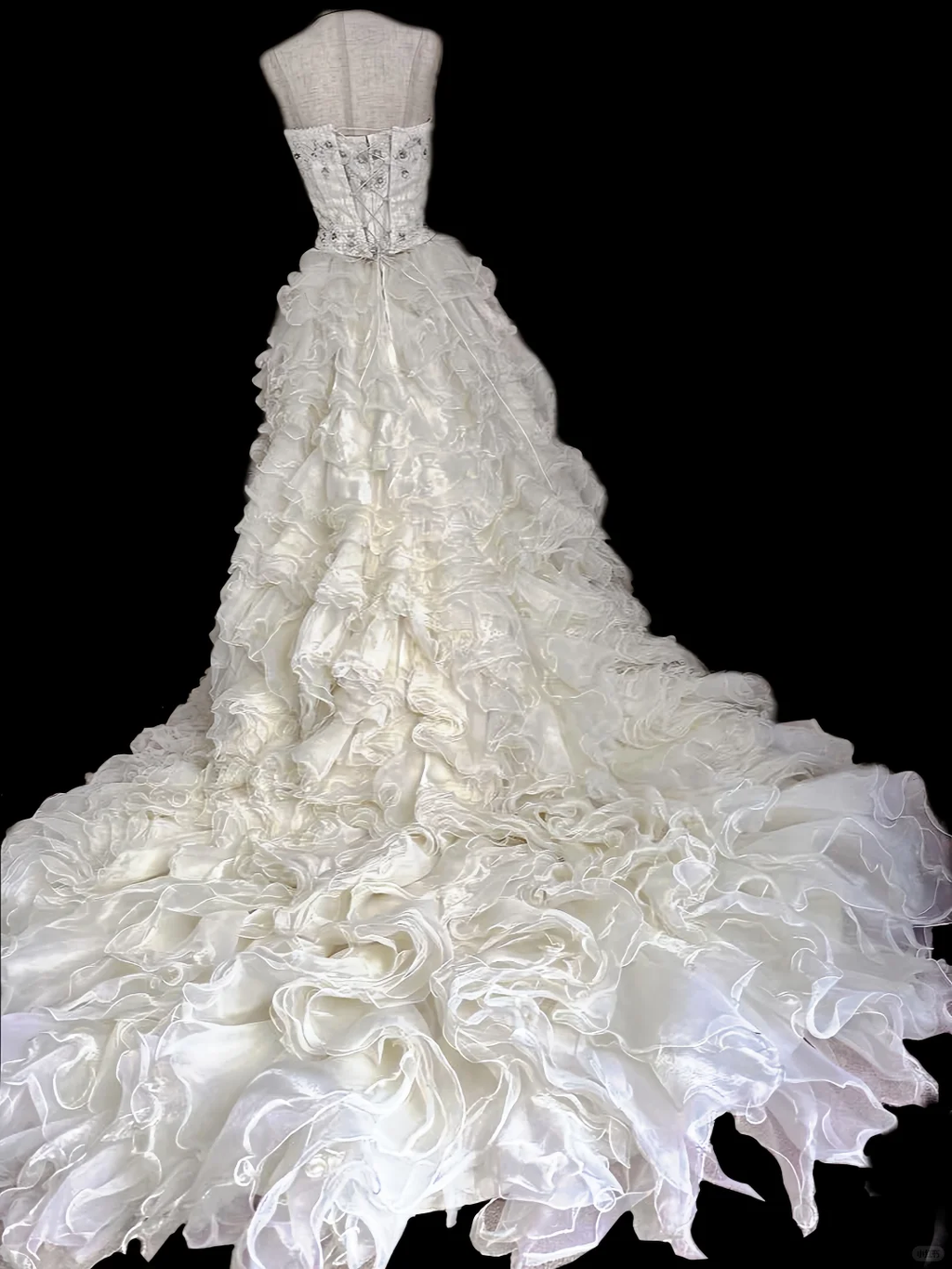 Vintage Ivory Strapless Ruffled Tulle Beaded A-Line Wedding Dress TP5492