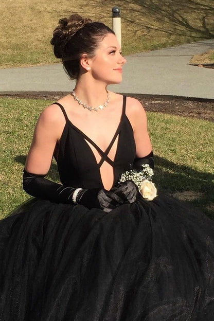 Black Tulle A-Line V-Neck Spaghetti Straps Wedding Dress