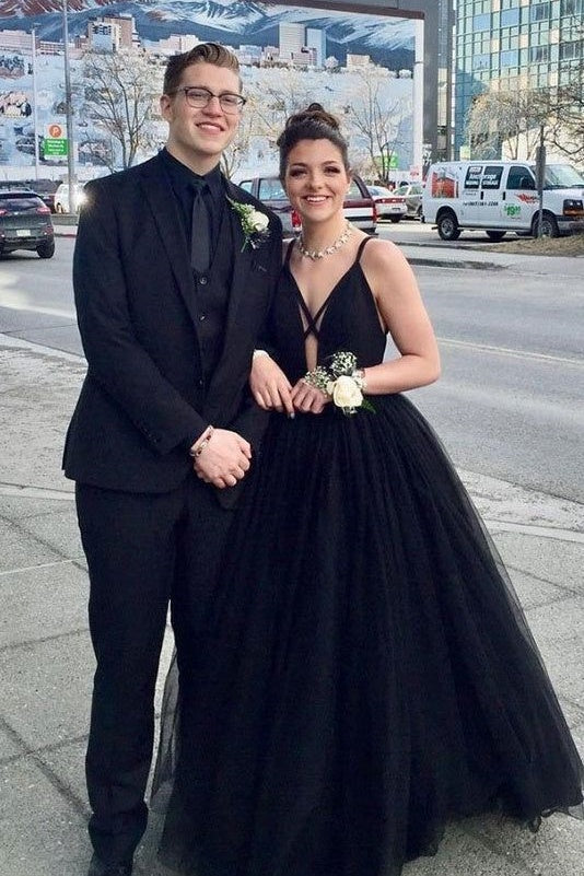 Black Tulle A-Line V-Neck Spaghetti Straps Wedding Dress
