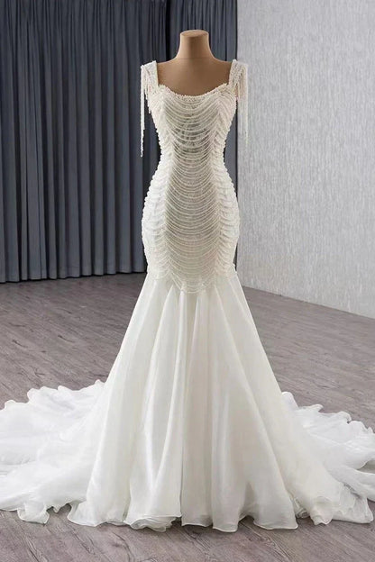 Chic Mermaid Bateau Pearl Wedding Dress With Train