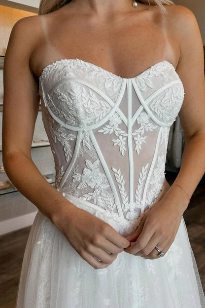 Chic Sweetheart Strapless Lace Tulle A-Line Wedding Dress