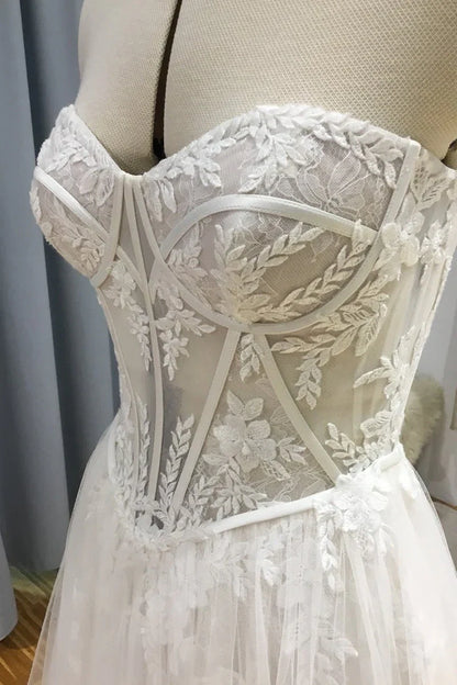 Chic Sweetheart Strapless Lace Tulle A-Line Wedding Dress