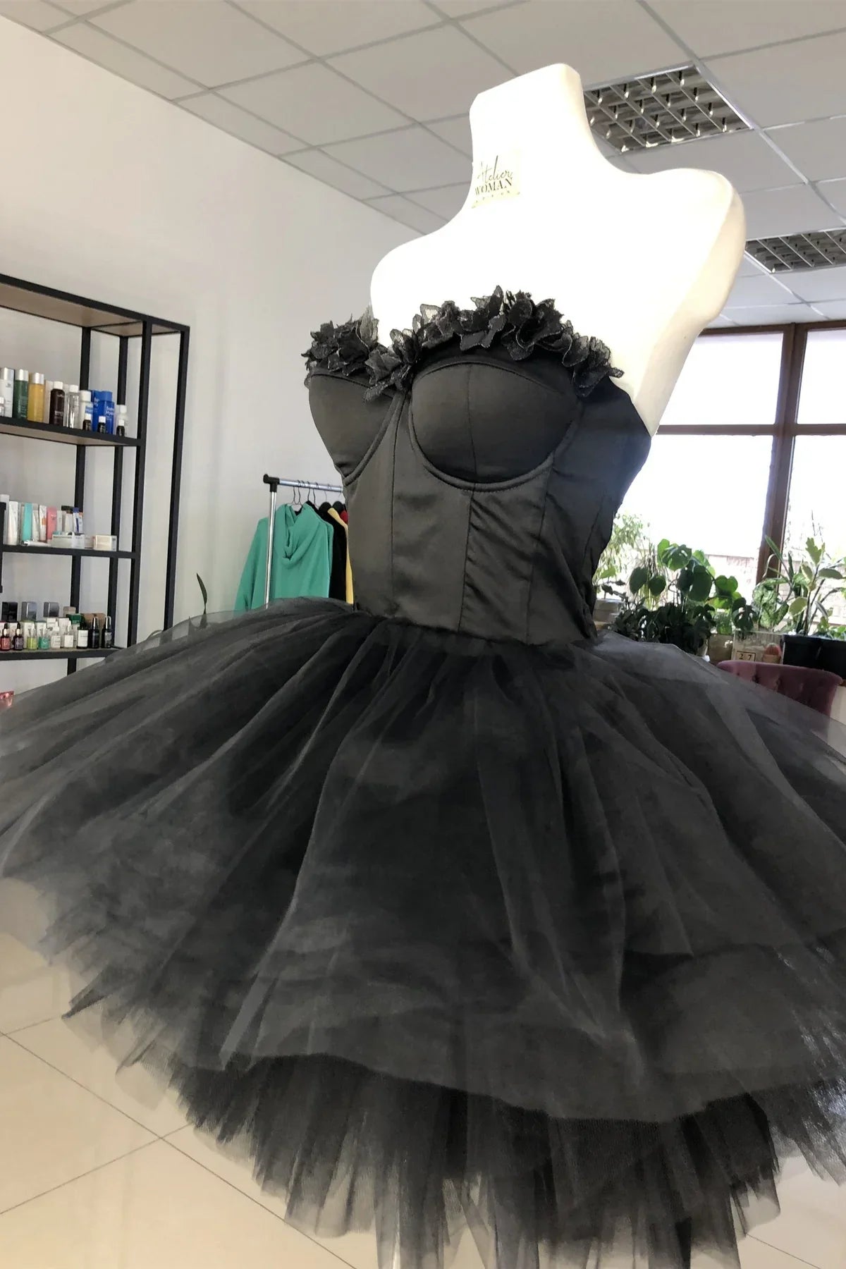 Elegant Black Sweetheart Strapless Empire Short Party Homecoming Dress