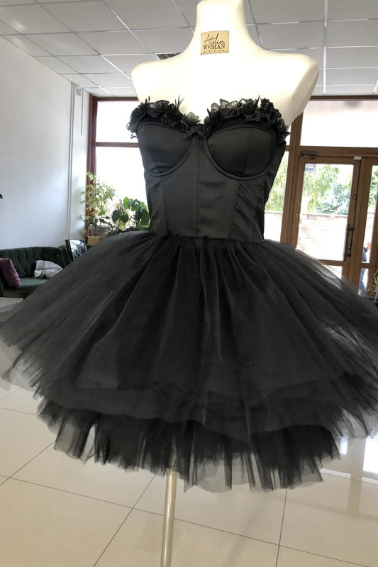 Elegant Black Sweetheart Strapless Empire Short Party Homecoming Dress
