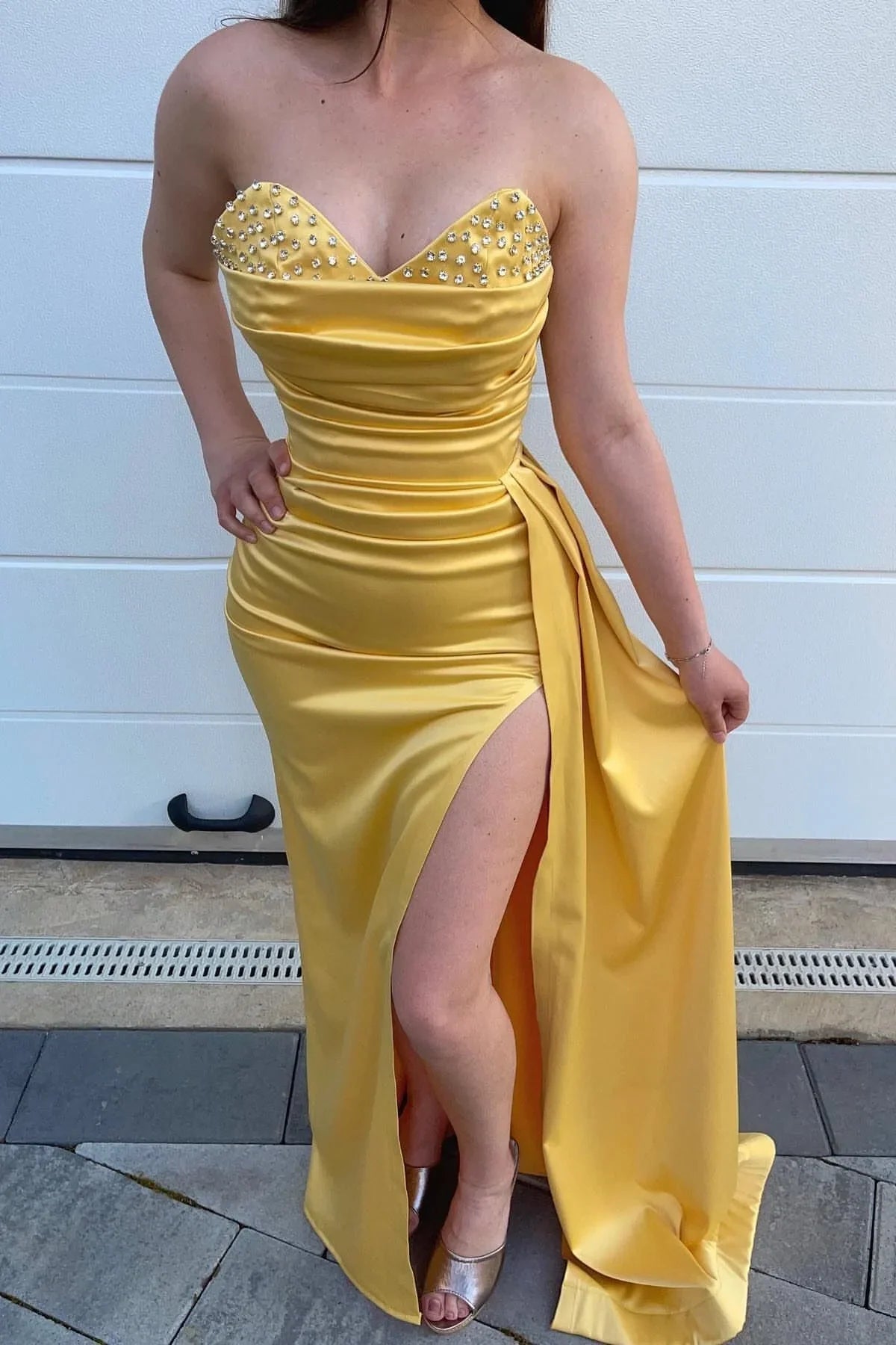 Elegant Satin V-Neck Beaded Ruched Empire Party Prom Dress