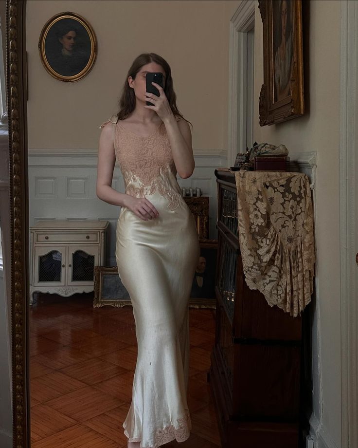 Exquisite Mermaid Champagne Lace Applique Silk Long Prom Dress,Evening Dress GG1045