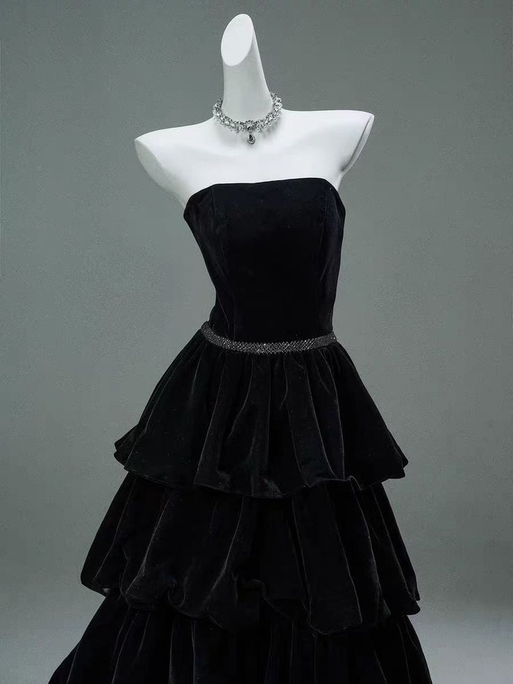 Elegant A Line Strapless Tiered Black Velvet Ball Gown Sweep Long Prom Dresses, Evening Dresses GG183