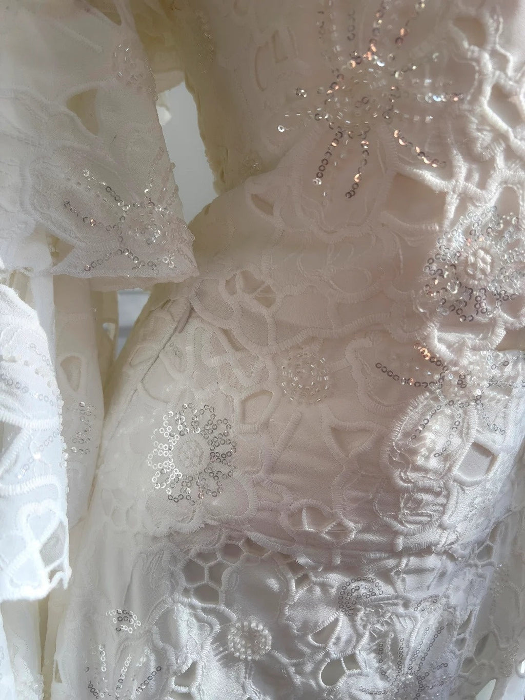 Glittering A-Line White Prom Dress Long Sleeve Sequins Evening Dress GG5888