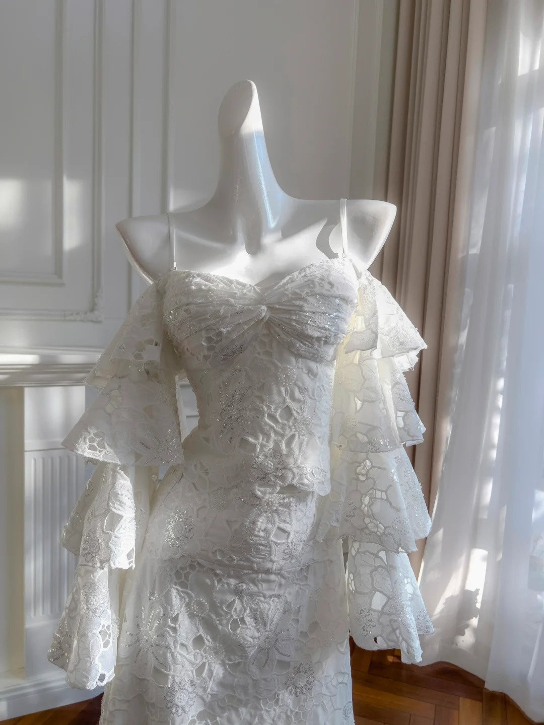 Glittering A-Line White Prom Dress Long Sleeve Sequins Evening Dress GG5888