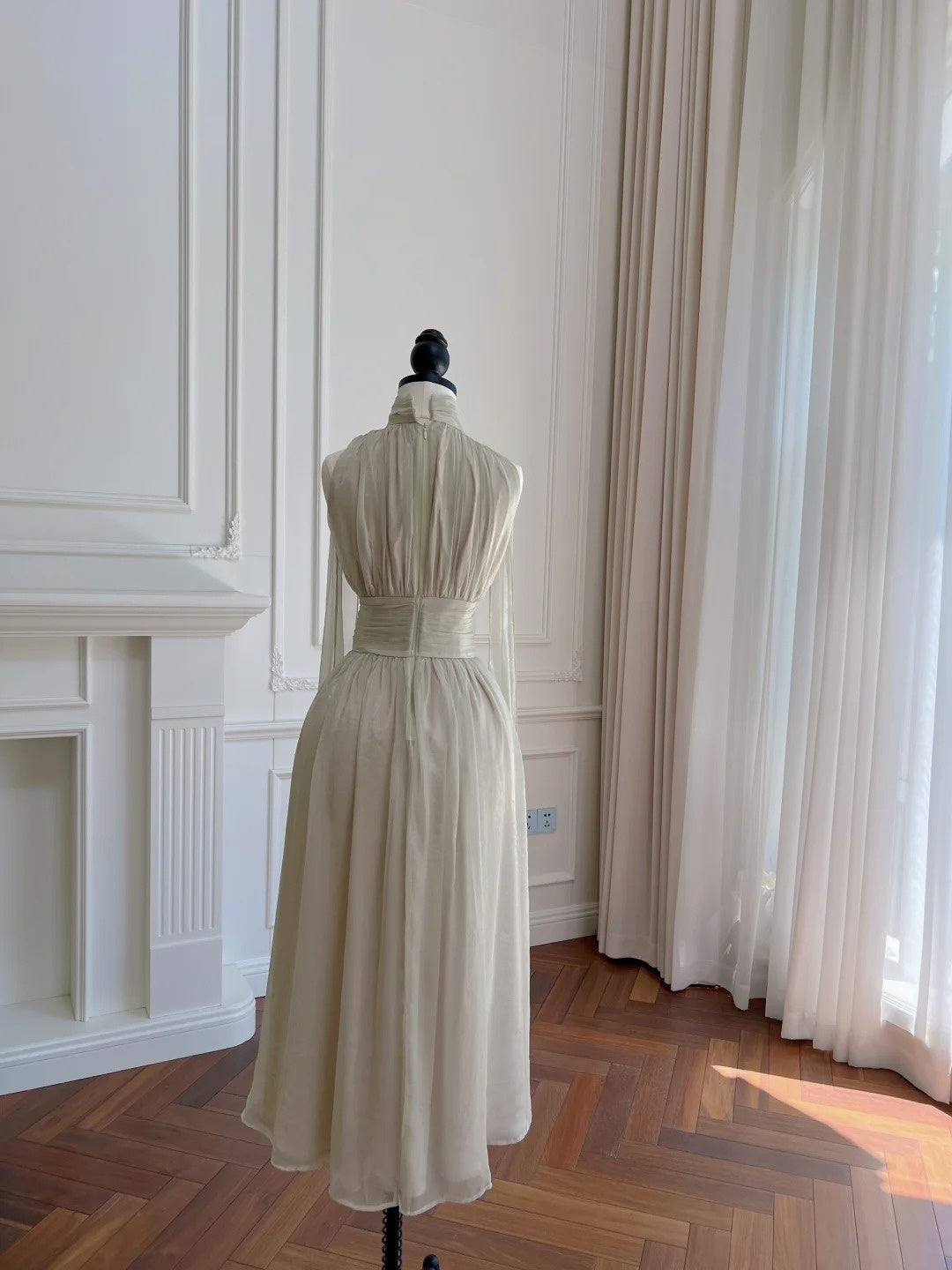 Amazing Halter Neck White Prom Dress Tulle A-Line Evening Dress GG5913