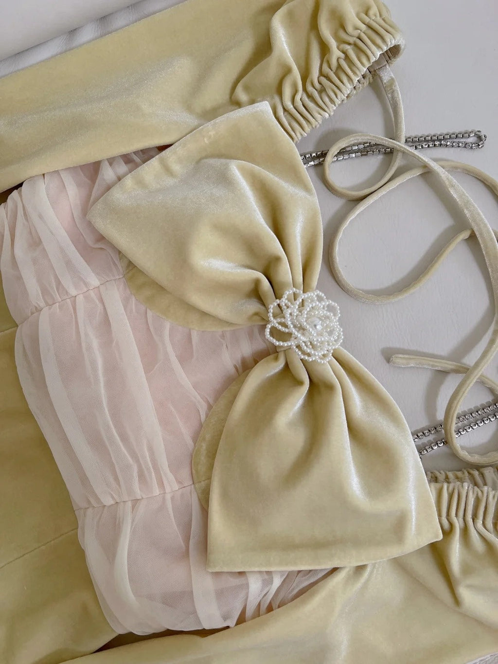 Unique Ruffles Yellow Prom Dress Long Sleeve Bow Sheath Evening Dress GG6003