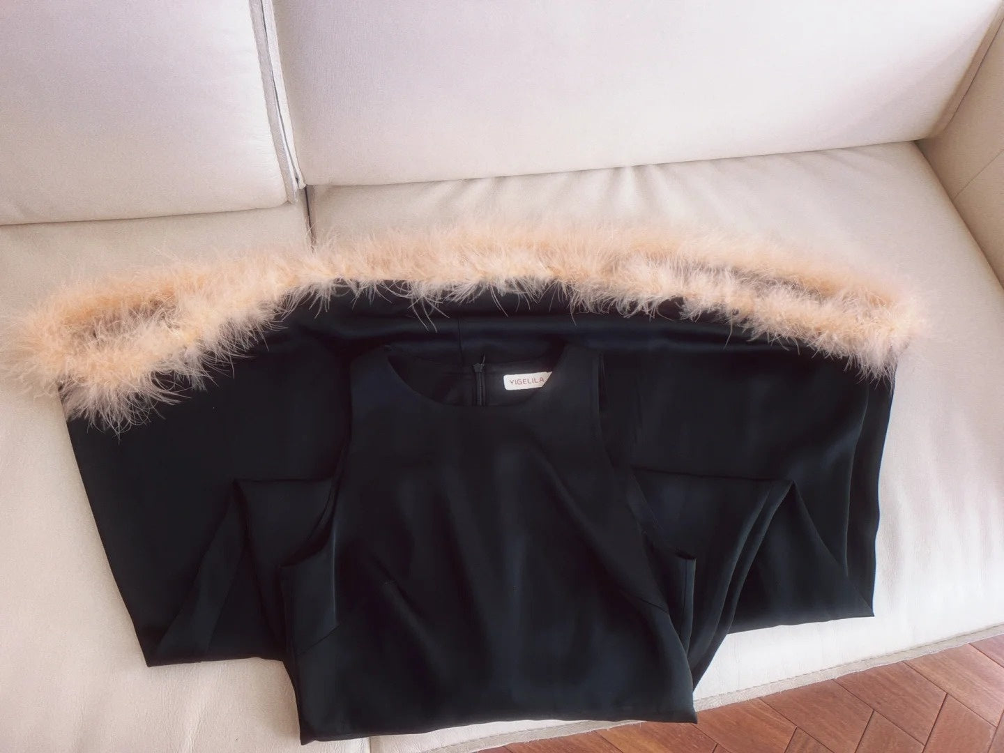 Lovely Jewel Neck Black Prom Dress Fur Trim A-Line Evening Dress GG6014