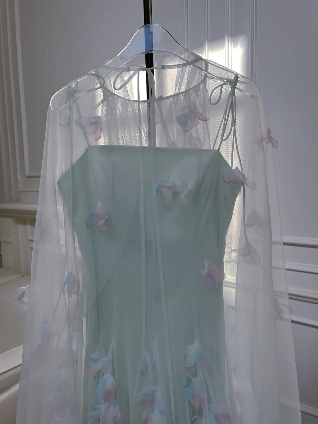 Ornate Spaghetti Straps Green Prom Dress Appliques A-Line Tulle Evening Dress GG6049